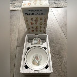 Wedgwood Peter Rabbit mug and oatmeal NEVER USED Original Box